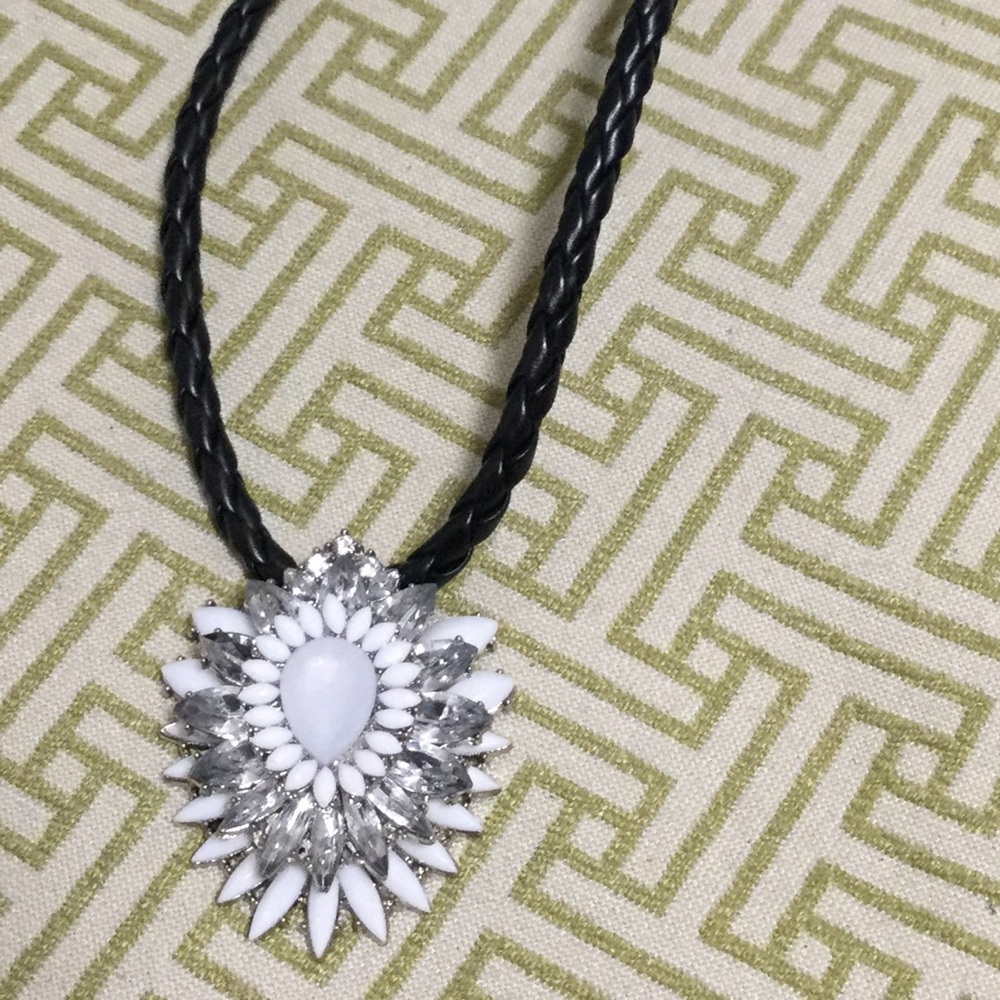 Black leather and Crystal pendant Necklace!
